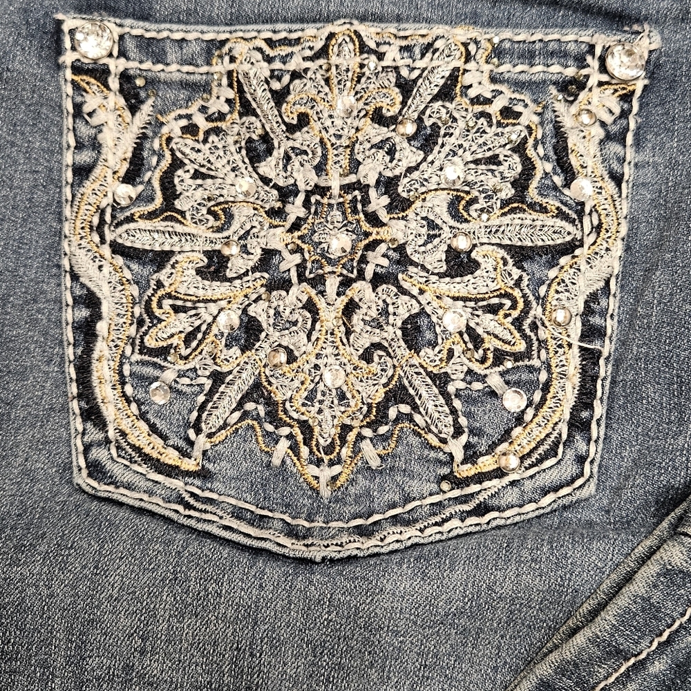 Apt. 9 Women's Embellished Blue Jeans Size 18WS New Without Tags - Picture 5 of 5